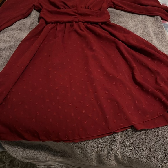 silk dress is a very nice fabric - Picture 2 of 6